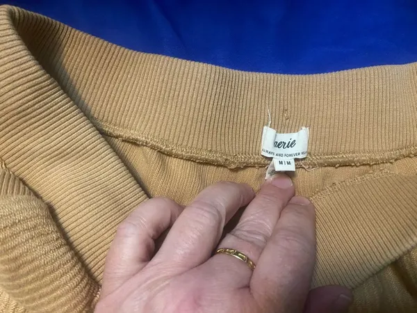 Neutral Tan aerie medium shorts - Image 2