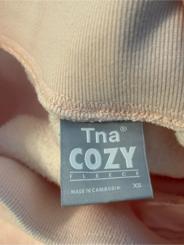 Aritzia Tna Crystal Pink High Rise Joggers - Image 4
