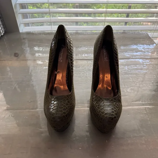 Shoedazzle Green Marisol Snakeskin Heels Sz 9 - Image 2