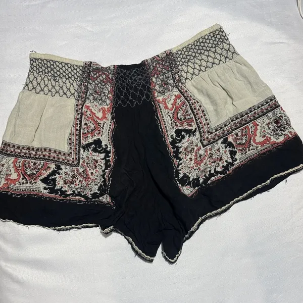 Free People Black, Cream & Red Paisley High-Waist Shorts - Image 3