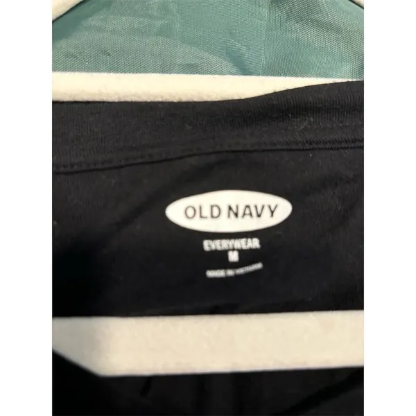 Old Navy Women's V-Neck High-Low Hem Black T-Shirt Size M - Image 2