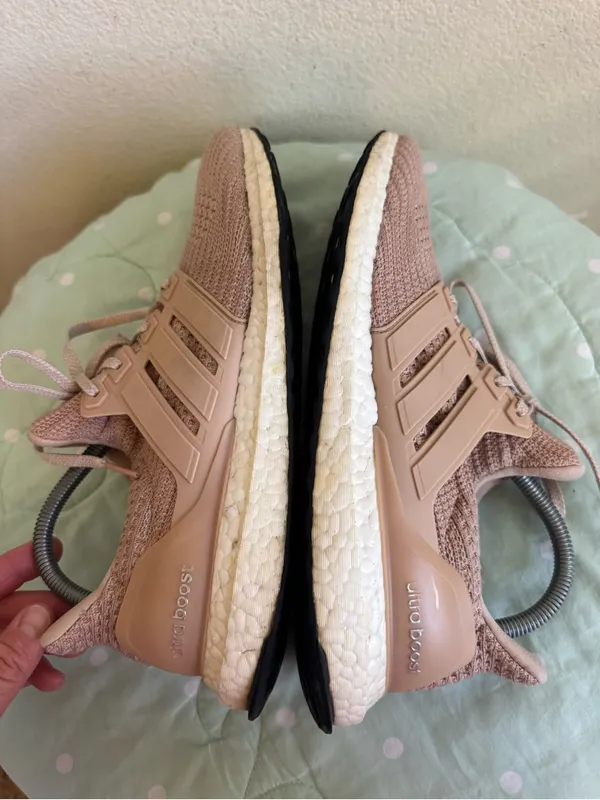 Adidas Ultraboost 4.0 sneakers in the "Ash Pearl size 9.5 - Image 3