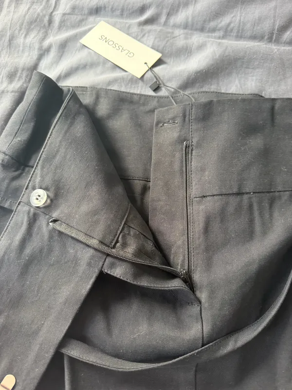 Glassons Black Mini Cargo Skirt - Image 6