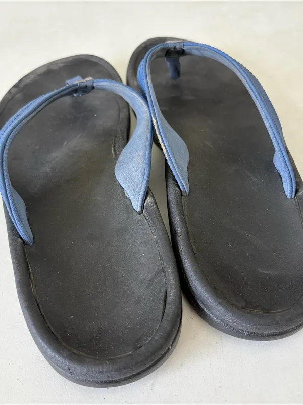 Olukai Ohana flip flops Sandals Blue Black Women’s Size 9 - Image 2