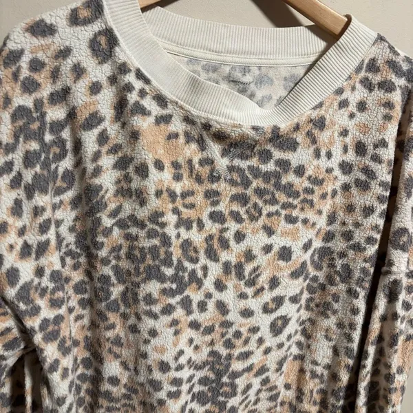 Aerie Oversized Summer Fleece Sweatshirt Leopard- Size Large - Image 2