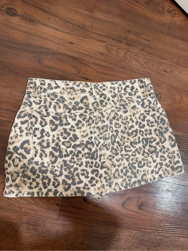 NWOT Stradivarius Denim Skort - Image 5