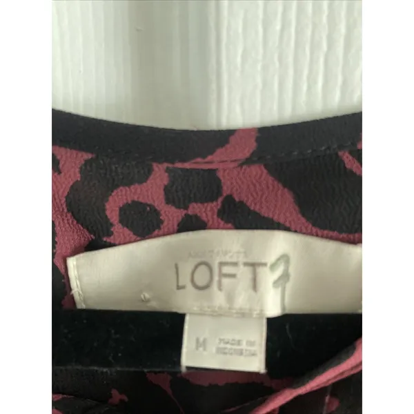 Loft Damask Floral Pintuck Blouse Womens Size M Burgundy Black Sheer Polyester‎ - Image 4