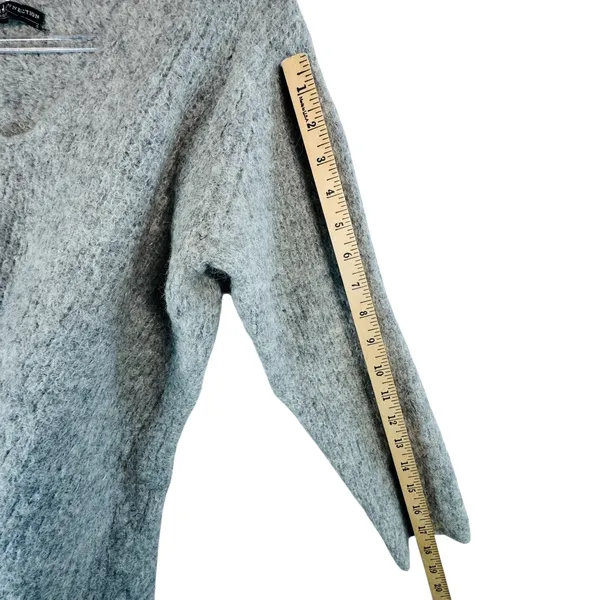 Peruvian Connection Alpaca Blend‎ Sweater Women's Small Gray V-Neck - Image 7