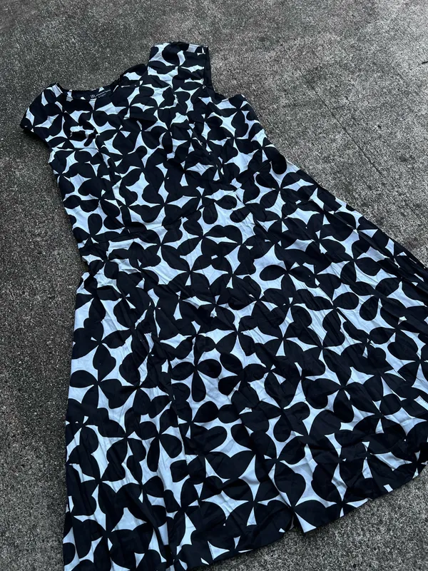 E: INC International Concepts Black White Abstract Floral A Line Dress Size 14 - Image 2
