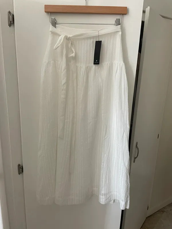 Lulus White Skirt - Image 4