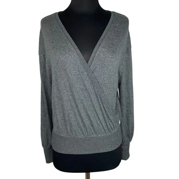 ✨Anthropologie Rocio Surplice Grey Sz Medium Top✨ - Image 6