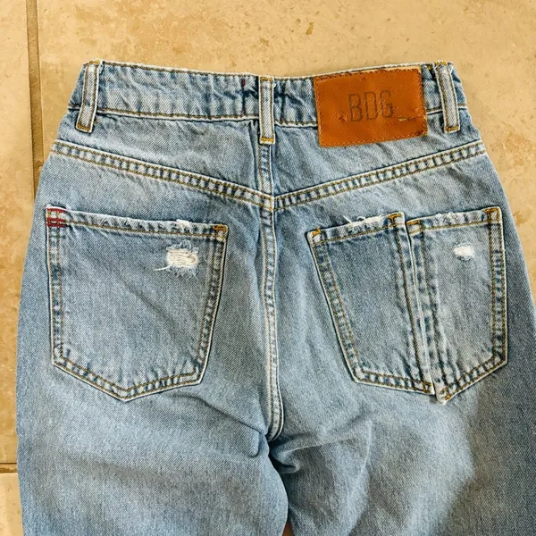 Urban Outfitters BDG Wilco Flare Jean WOMENS 24 Raw Hem Crop High Rise Ripped - Image 6
