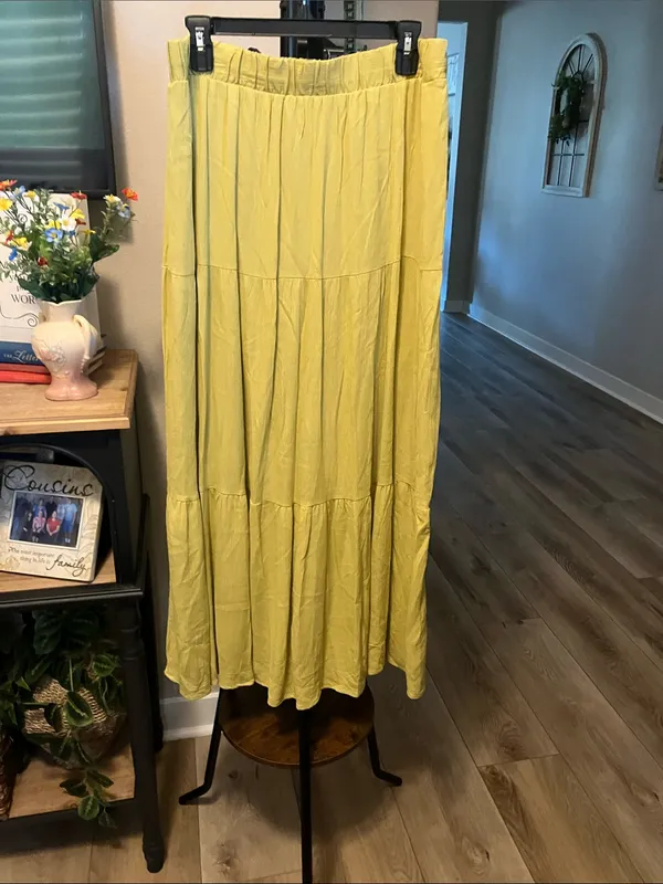 Haute Monde Light Green Tiered Maxi Skirt - Image 2