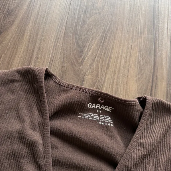 Garage Cropped Seamless Top - Image 3