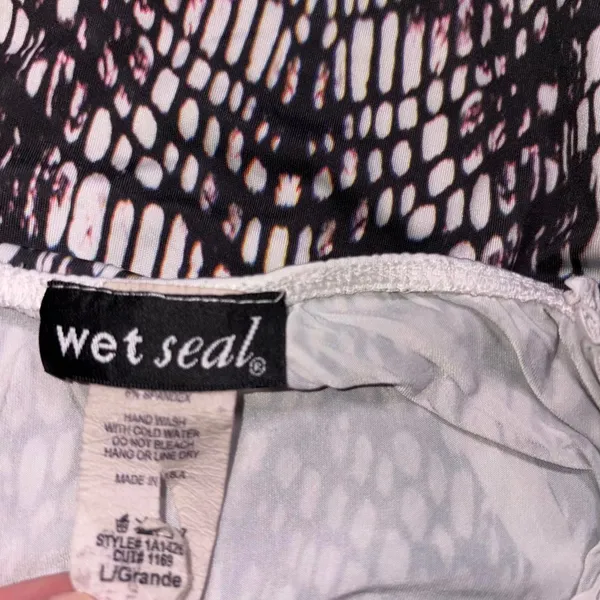 Wet Seal black & white geometric print tank top with tie front detail, size L - Image 2