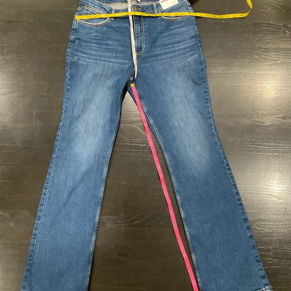 NWT WRANGLER HIGH RISE BOLD BOOT CUT JEANS‎ - Image 4