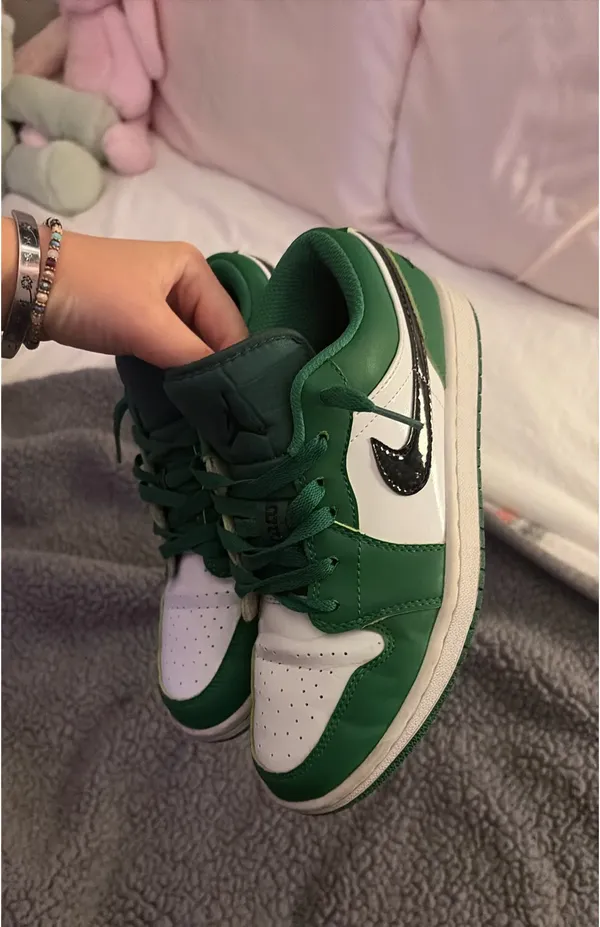 jordan 1 low green trainers - Image 2