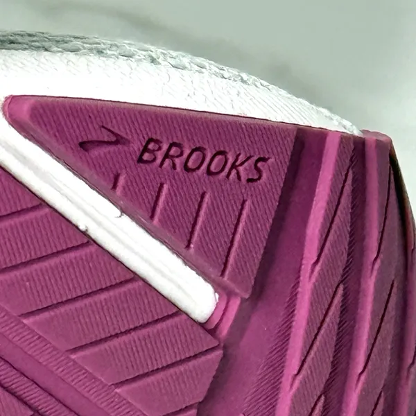 Brooks Revel 5 Women's Grey/White/Baton Rouge Mesh Sleek Low Top Sneakers 9.5 M - Image 12