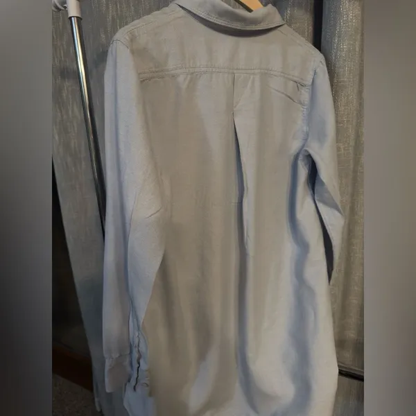 Aerie blue chambray light weight half button up top medium - Image 7