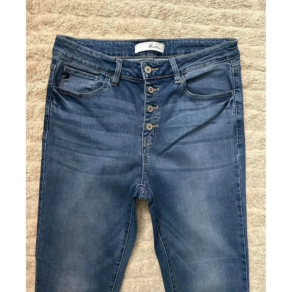 KanCan medium wash high-rise button fly cropped jeans Size 31 - Image 2