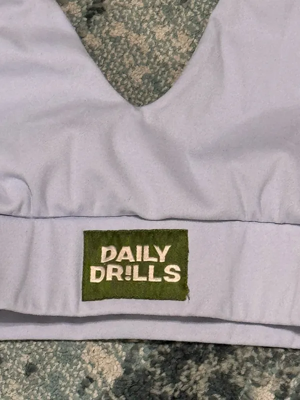 Daily Drills Go! V-Neck Sports Bra Mist Small - Image 3