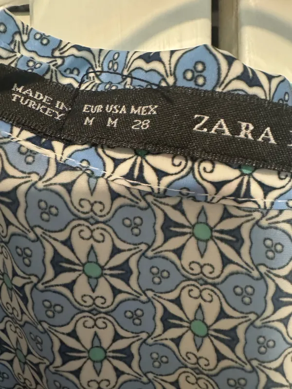 Zara Satin Feel Wrap Front Blouse Blue Grey Print Size Medium - Image 4