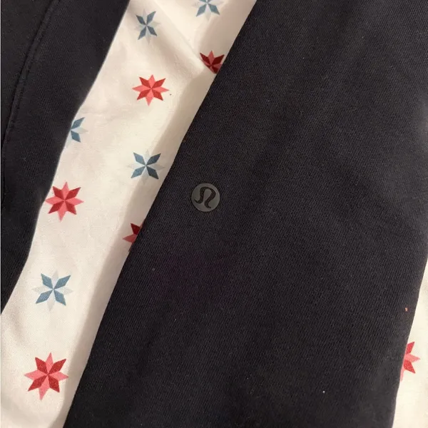 Lululemon women’s black joggers - Image 2