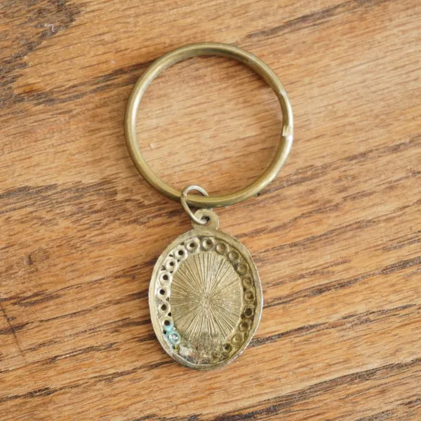 Vintage Saint Anthony and Child‎ Catholic Religious Keychain Brass Tone Oval - Image 3