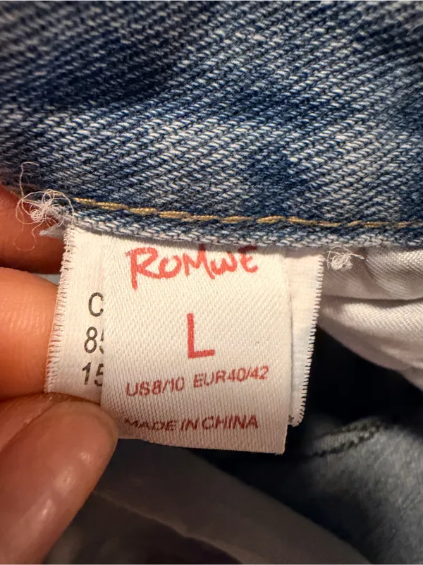 Romwe Light Wash Skeleton Graphic High-Rise Women’s Jeans - Image 5