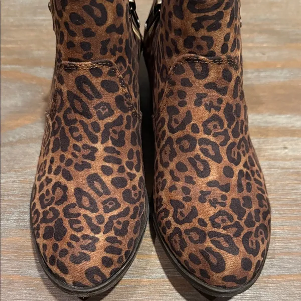 Sun +‎ Stone Leopard Print Ankle Booties Brown Side Zip Size 6 NIB - Image 7