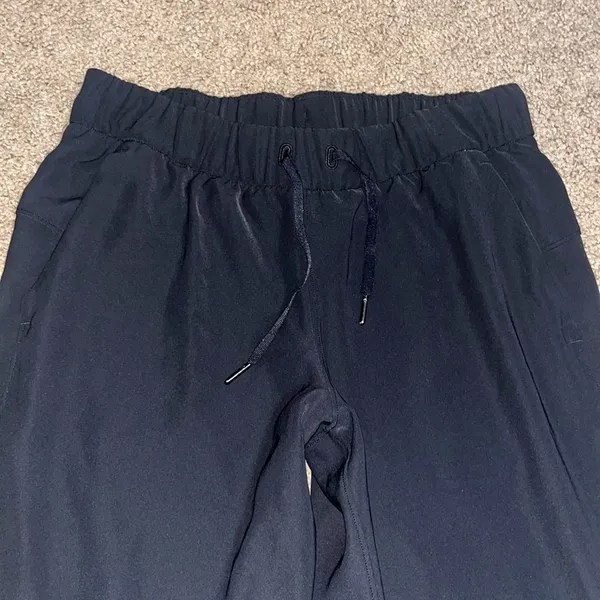 Lululemon On The Fly‎ Jogger Black 8 - Image 5