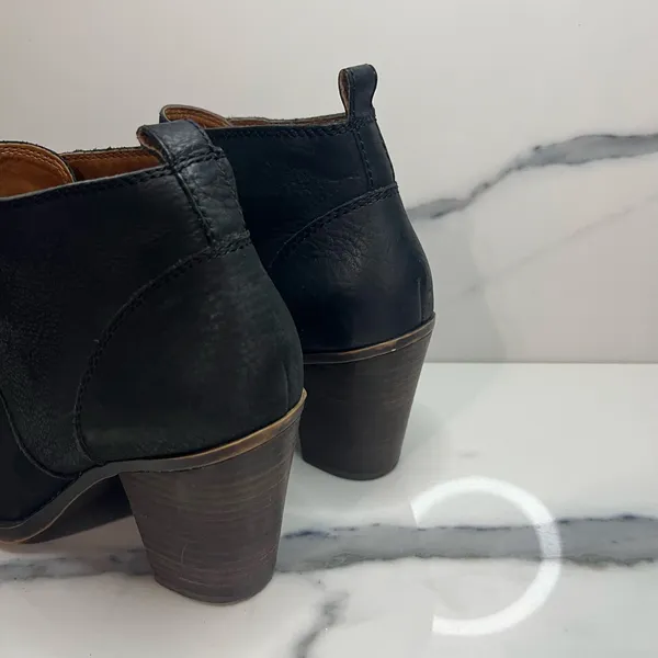 Lucky Brand Women's Black Leather Ehleen Boots Sz 8 Festival Boho Minimalist - Image 4