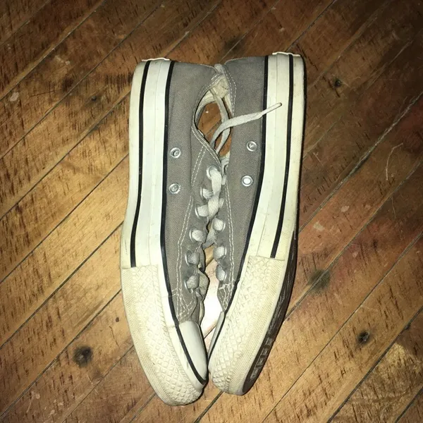 Converse gray size 7 low top sneakers - Image 5