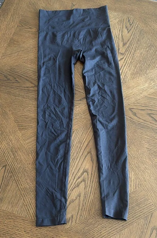 SKIMS FITS EVERYBODY LEGGING, BLACK, Small, $58 - Image 7