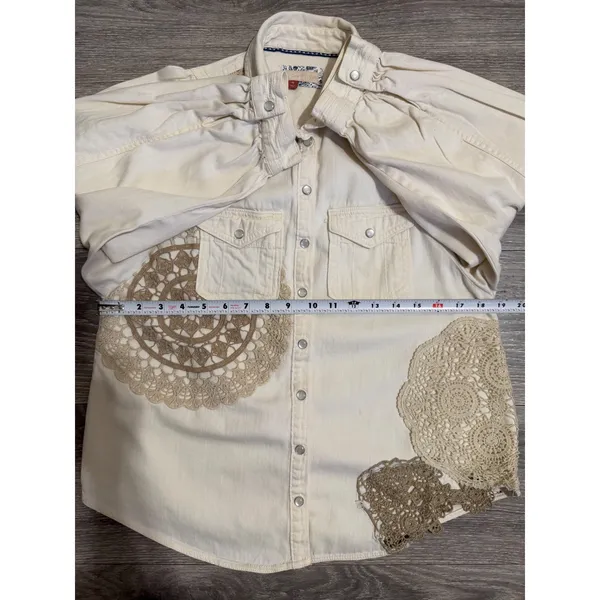Pilcro Anthropologie XS Shirt Crochet Lace Patchwork‎ Denim Cream Puff Sleeve - Image 6