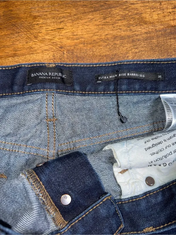 Banana‎ Republic Ultra High Rise Barrel Ankle Jeans - Image 3
