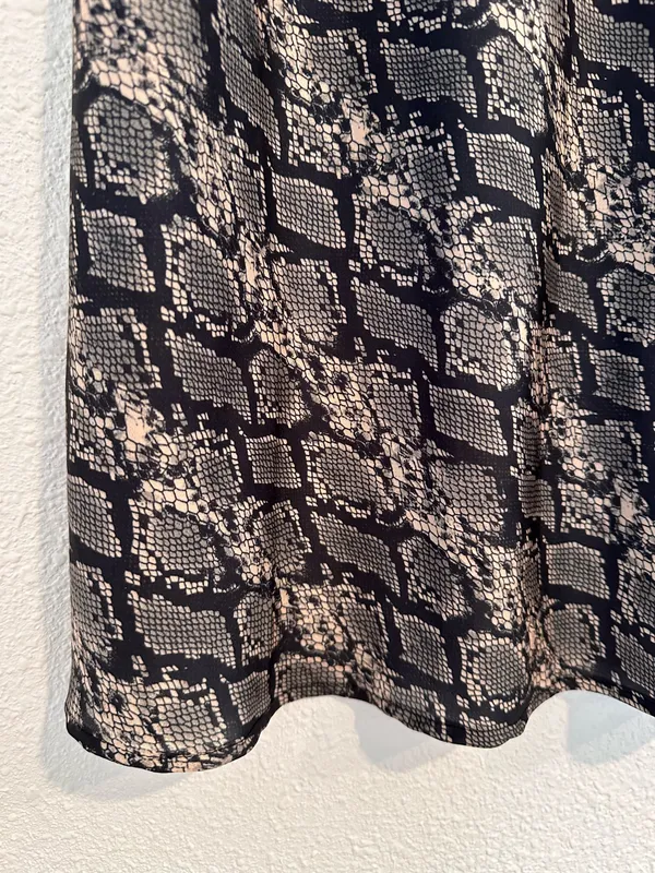 urban outfitters tan black snakeskin print midi skirt - Image 3