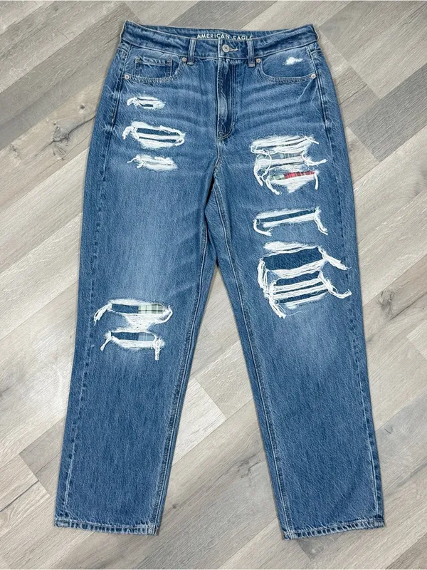 American Eagle Distressed Patched Mom Straight Jeans‎ Blue 10 High Waist - Image 5
