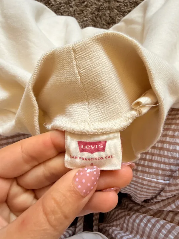 Levi’s Mockneck Sweatshirt - Image 2