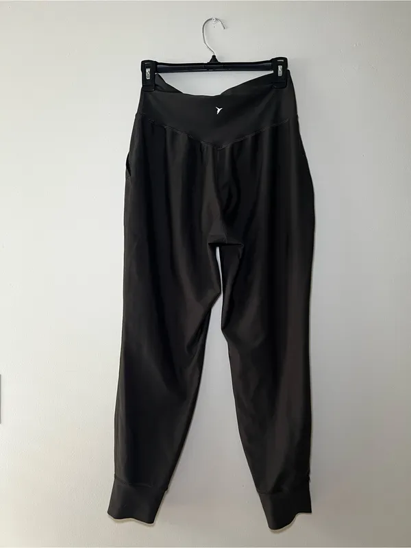 Old Navy Active Black High-Waist Jogger Pants - Image 4