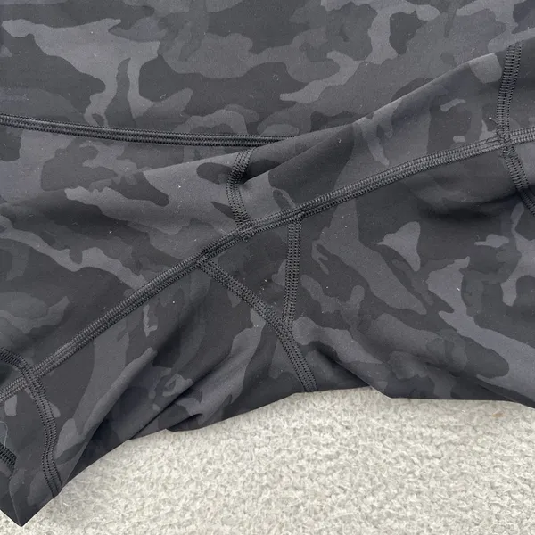 Lululemon Wunder Train Shorts High Rise 6" Black Camo Biker Athletic Women's 6 - Image 2