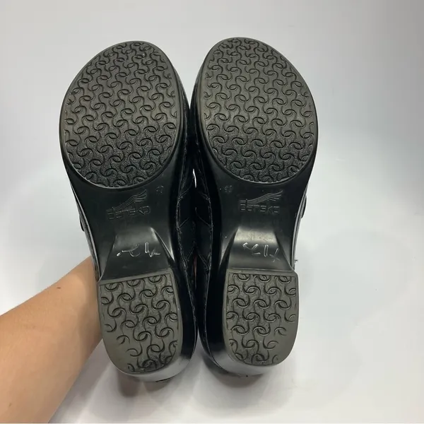 Dansko black leather‎ clog shoes size 40 - Image 5