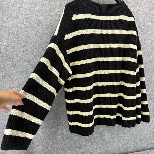 H&M oversized striped knit sweater black and white medium - Image 4