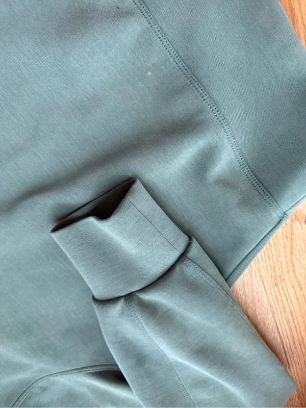 Lululemon Softstreme Perfectly Oversized Cropped Crew Green Size 4 As-Is Stains - Image 8