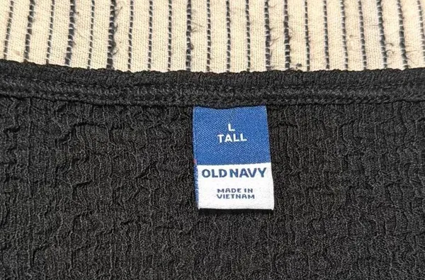 Old Navy Top - Image 2