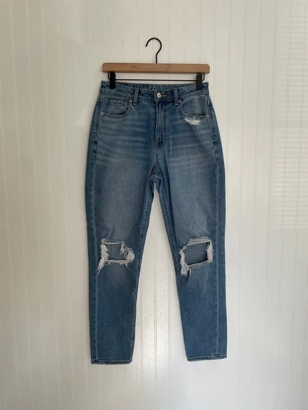 AMERICAN EAGLE AE Ripped Mom Jean Distressed High Rise Size 4 - Image 2