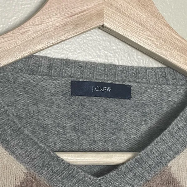 J Crew Women’s Grey & Tan Argyle Wool Pull-Over Long Sleeve Sweater Style 61704 - Image 3