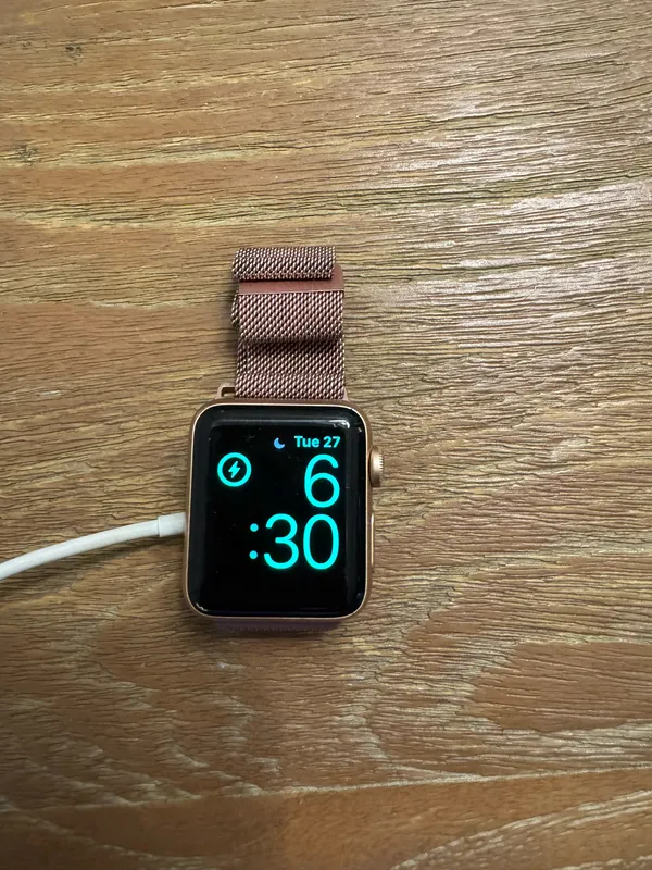 Apple Watch Series 3 38mm rose gold - Image 2