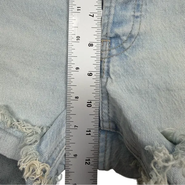 GAP Light Blue Distressed Frayed Hem Cutoff Denim Jean Shorts Womens Size Casual - Image 5