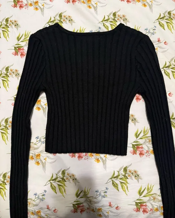 Black Cropped Sweater long sleeve - Image 2
